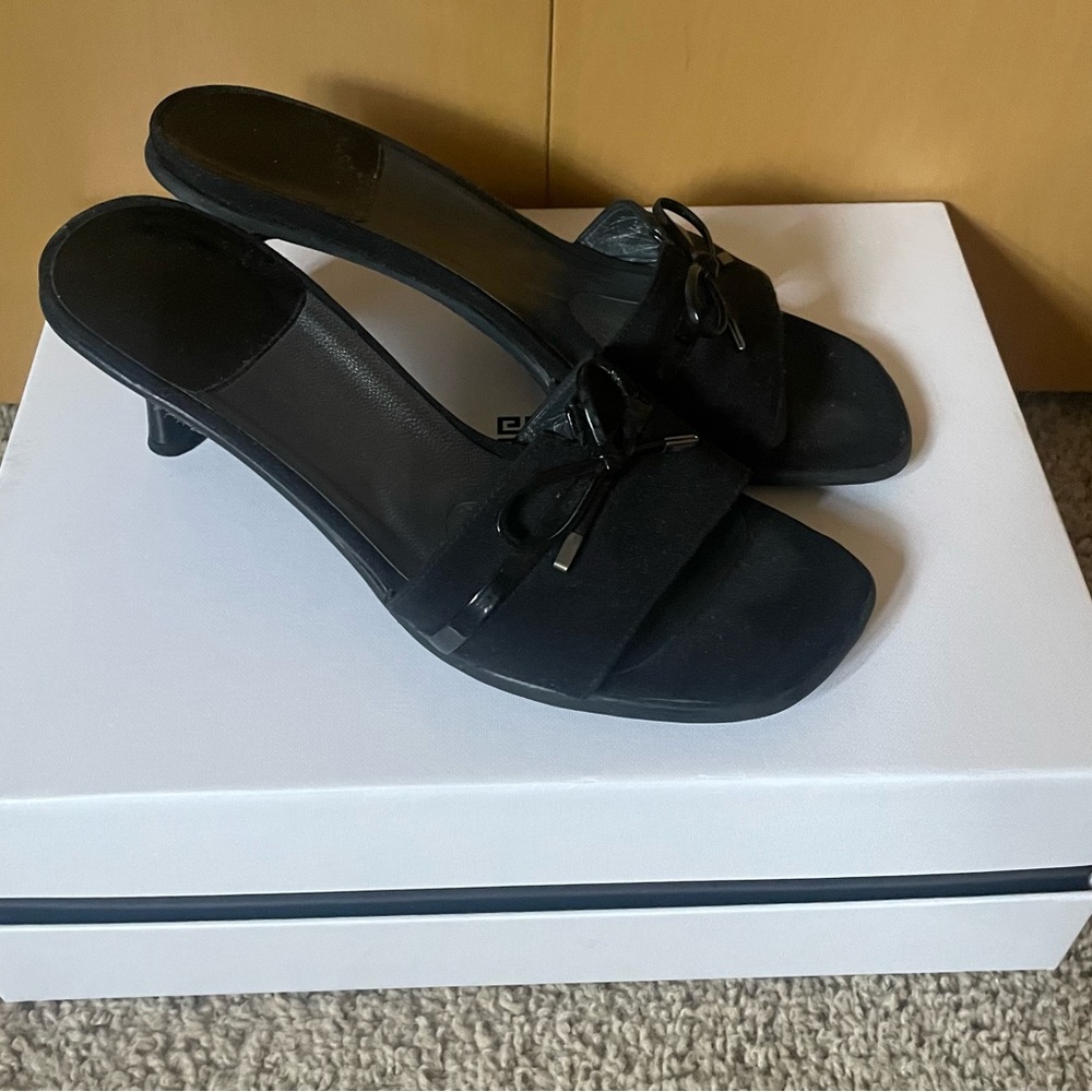 Beautiful Stuart Weitzman slide sandal with kitten heel